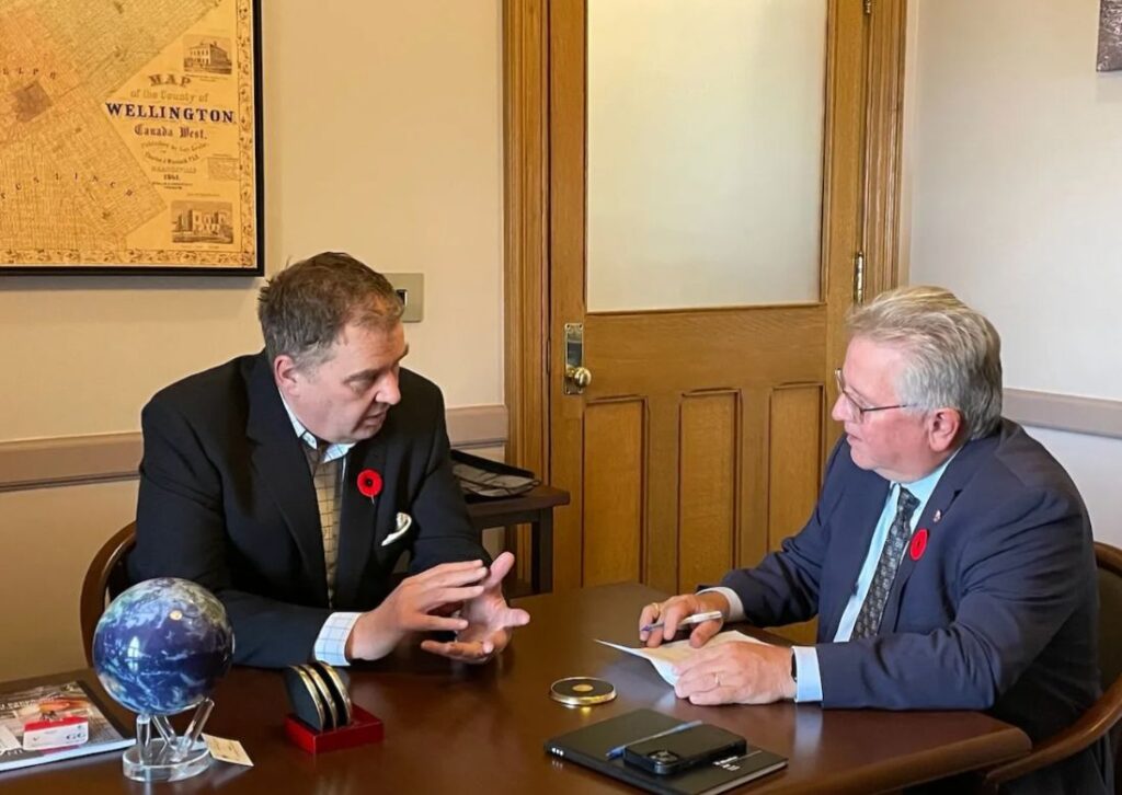 Andreas Duess meets with Senator Rob Black